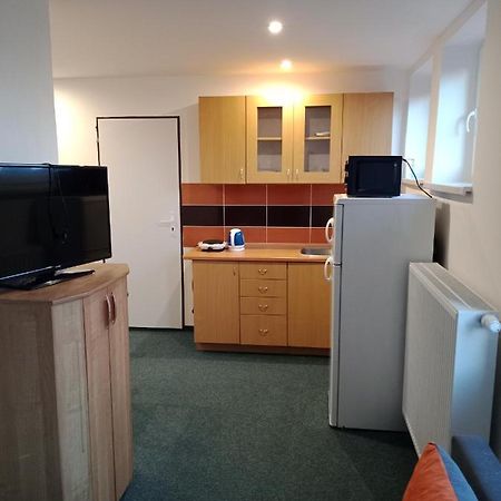 Apartman Obecni Hostinec Provodov (Hradec Kralove) 외부 사진