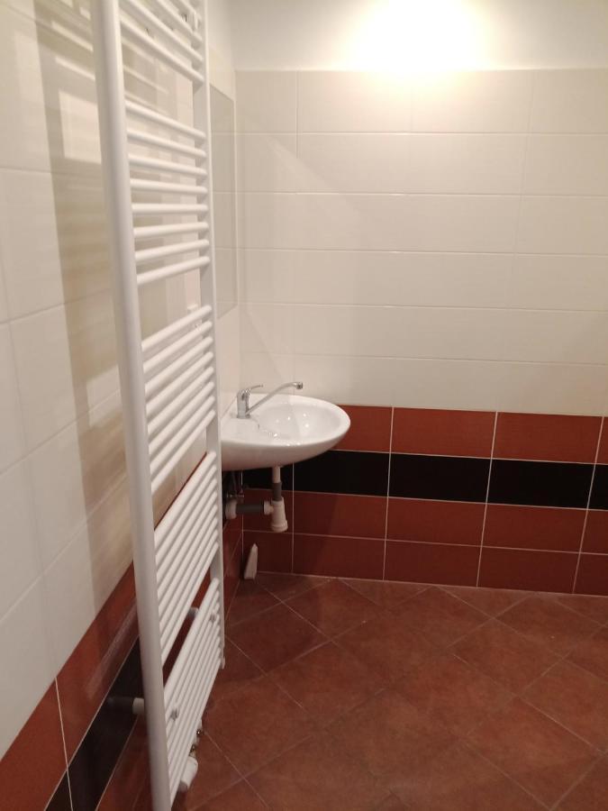 Apartman Obecni Hostinec Provodov (Hradec Kralove) 외부 사진
