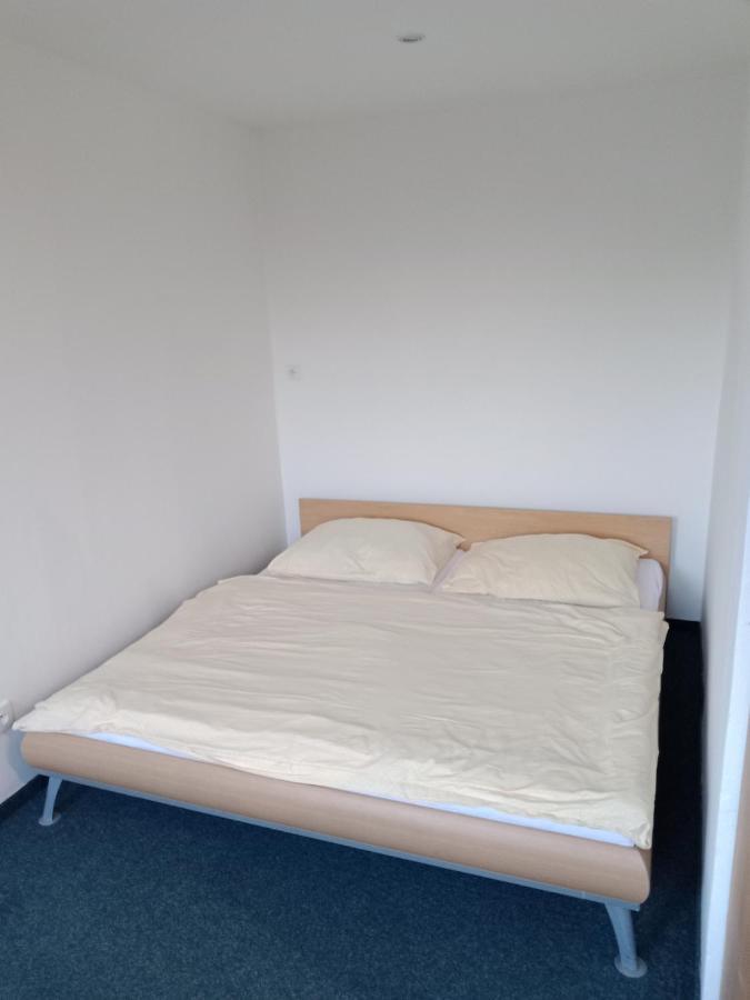 Apartman Obecni Hostinec Provodov (Hradec Kralove) 외부 사진